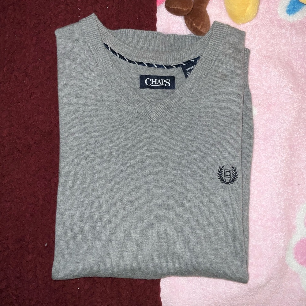 grey sweater vest 🧑‍🚀
